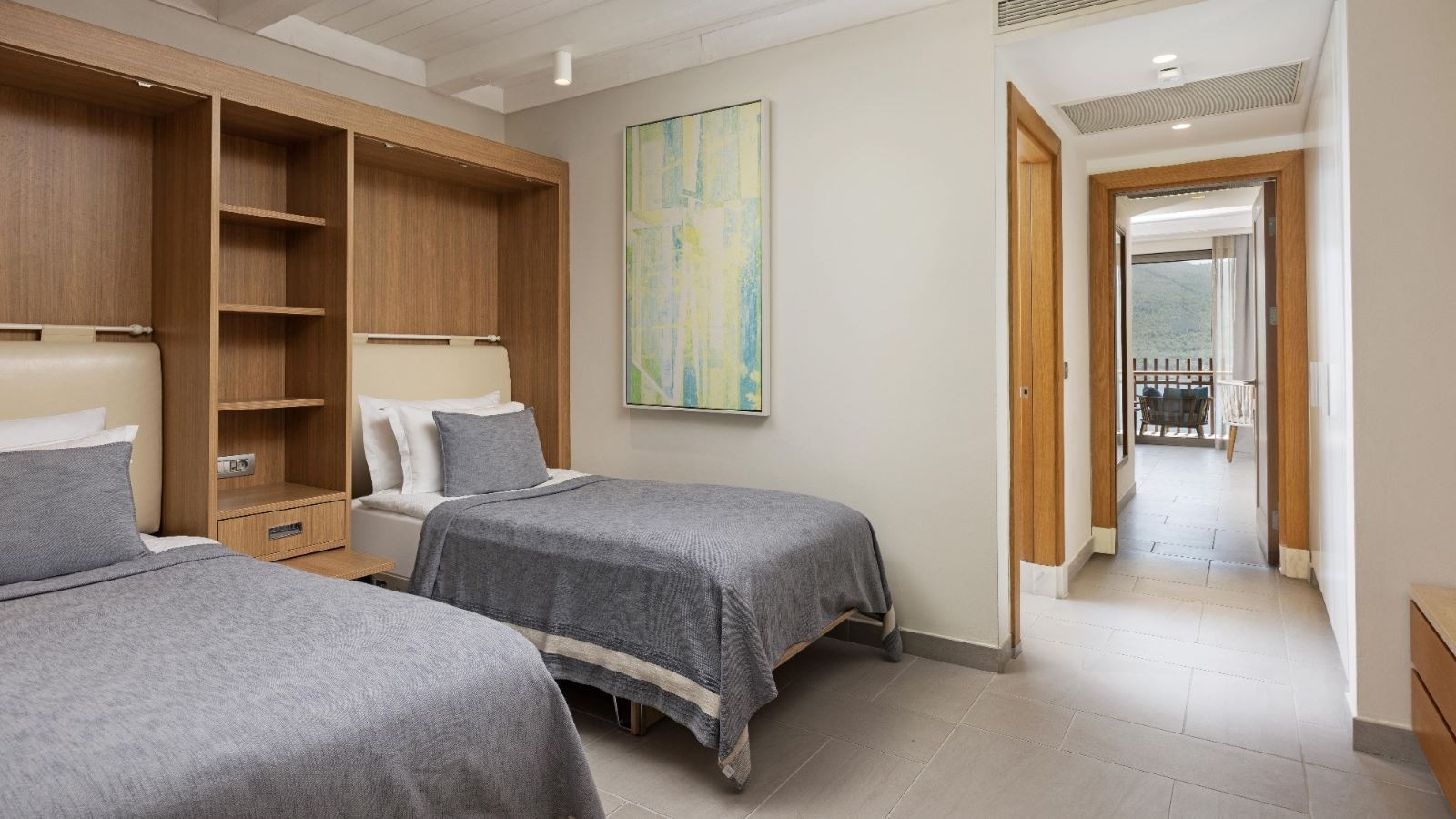 rooms-family-room-sea-view