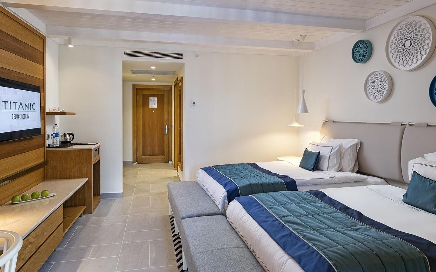 rooms-standard-room-land-view-with-balcony