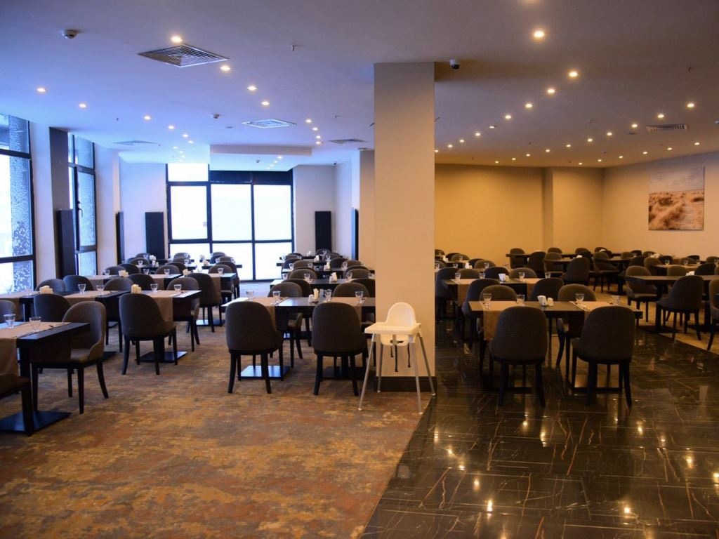 restaurants-restaurant