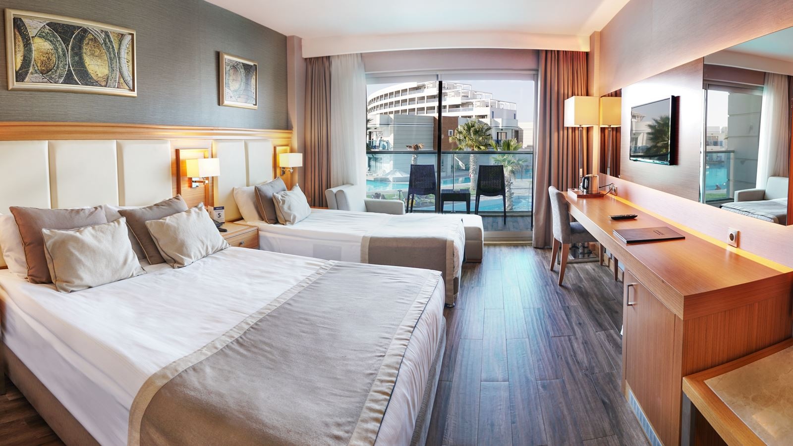 rooms-lake-pool-view-room