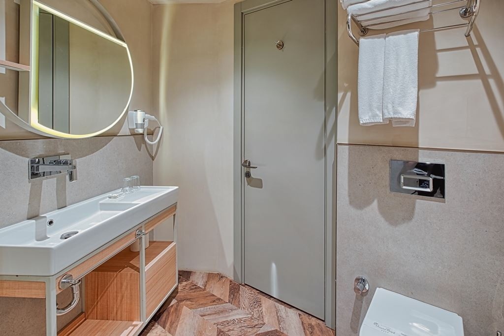 rooms-standard-room-land-view