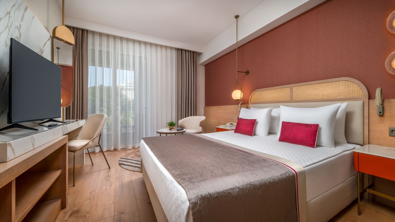 rooms-anex-building-standard-land-view-with-balcony