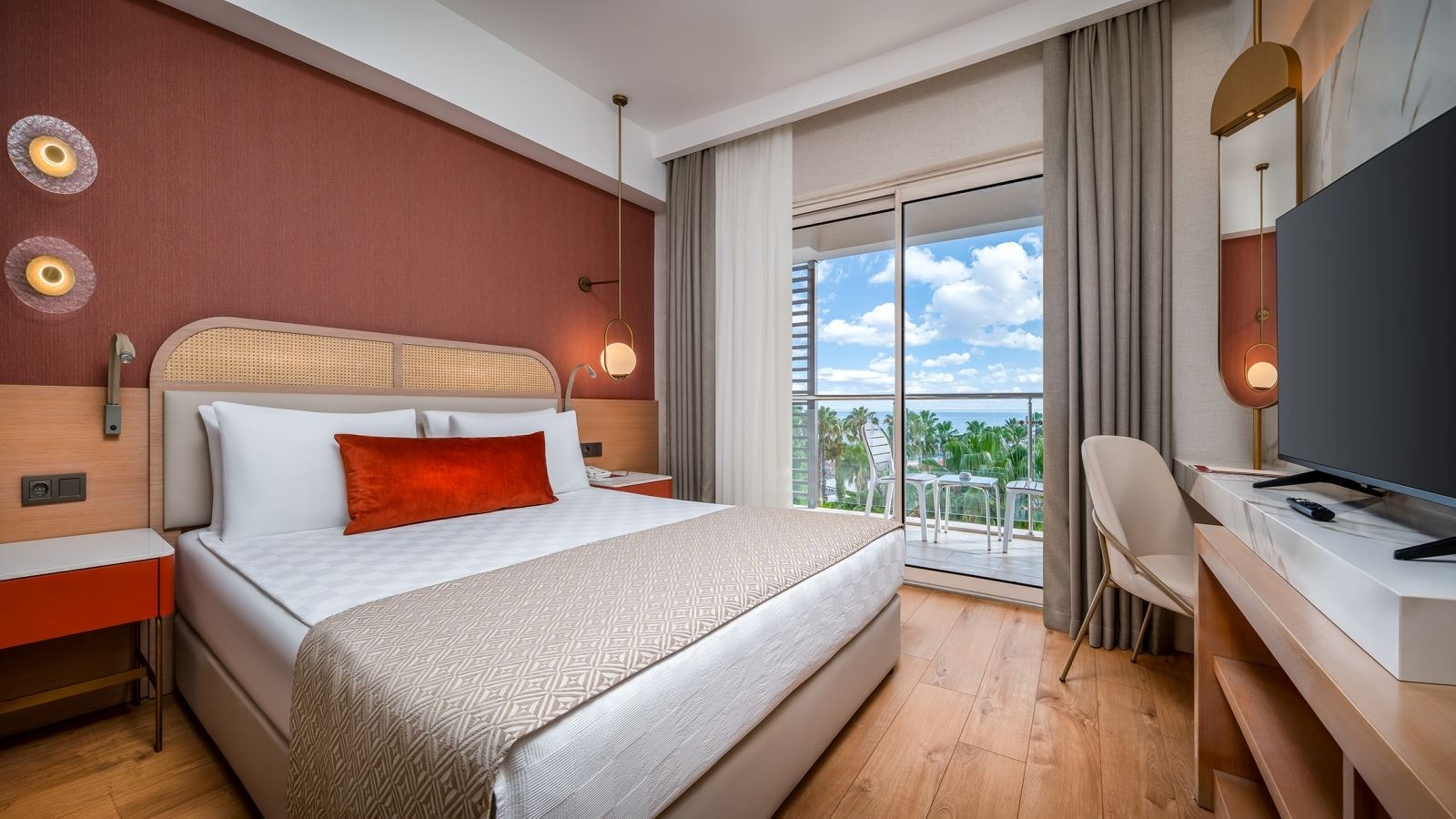 rooms-main-building-suit-sea-view