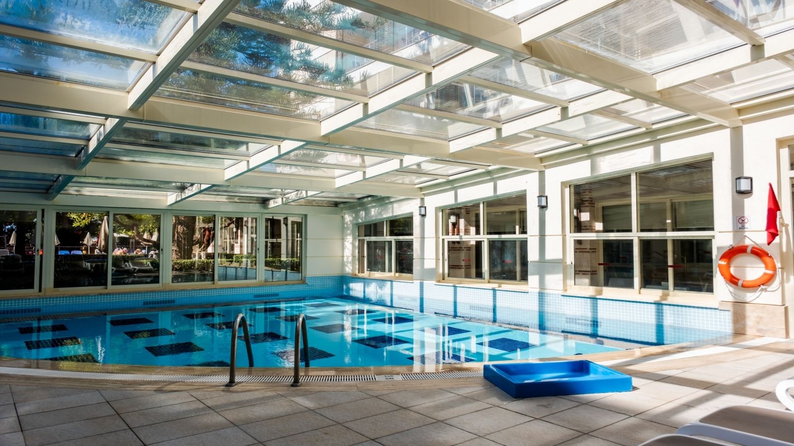 pools-indoor-pool