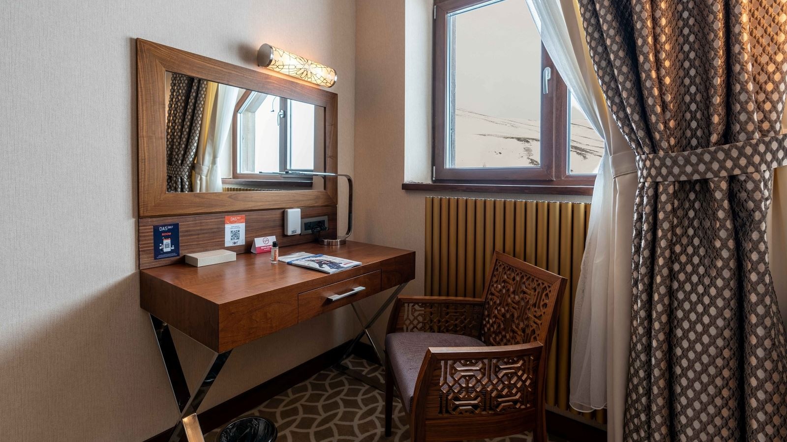 rooms-superior-deluxe-room