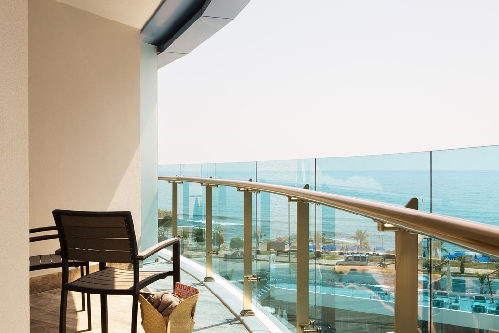 rooms-standard-room-side-sea-view