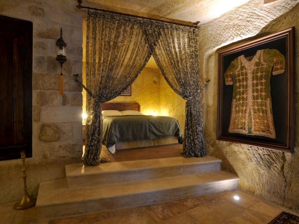 rooms-majestic-cave-pool--suite