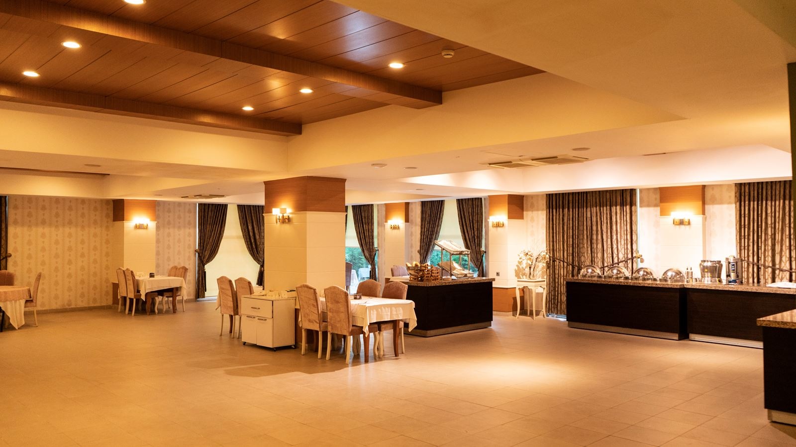 restaurants-onis-hotel-restaurant