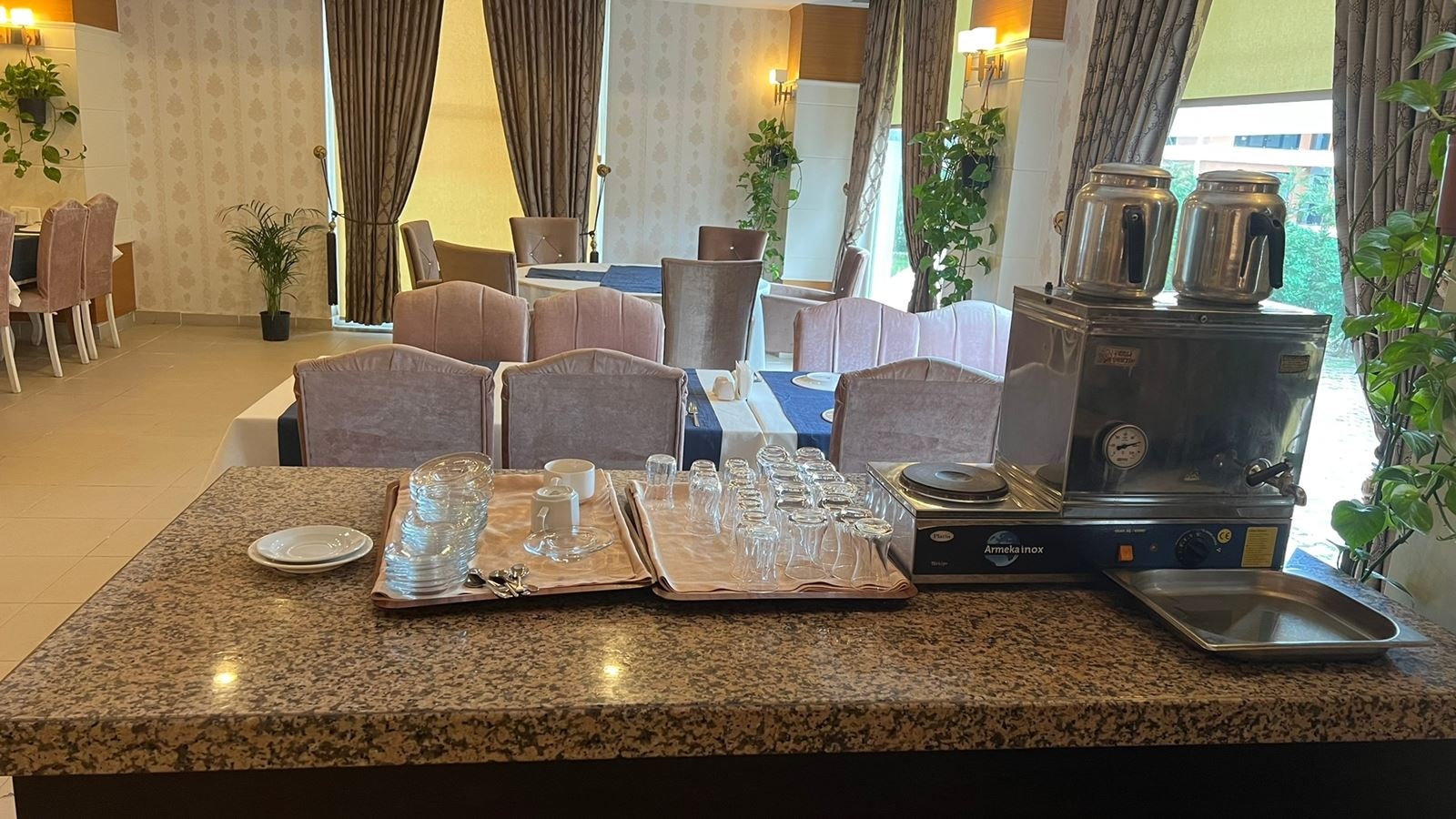 bars-onis-hotel-havuz-bar