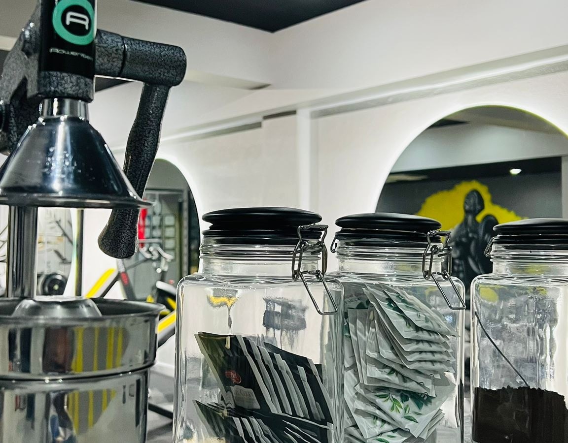 bars-onis-hotel-havuz-bar