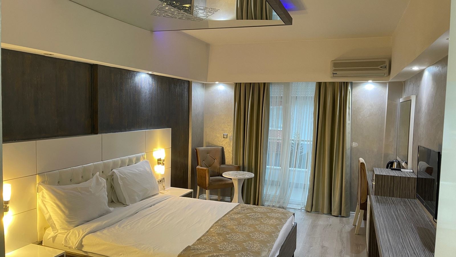 rooms-1+1-deluxe-suite