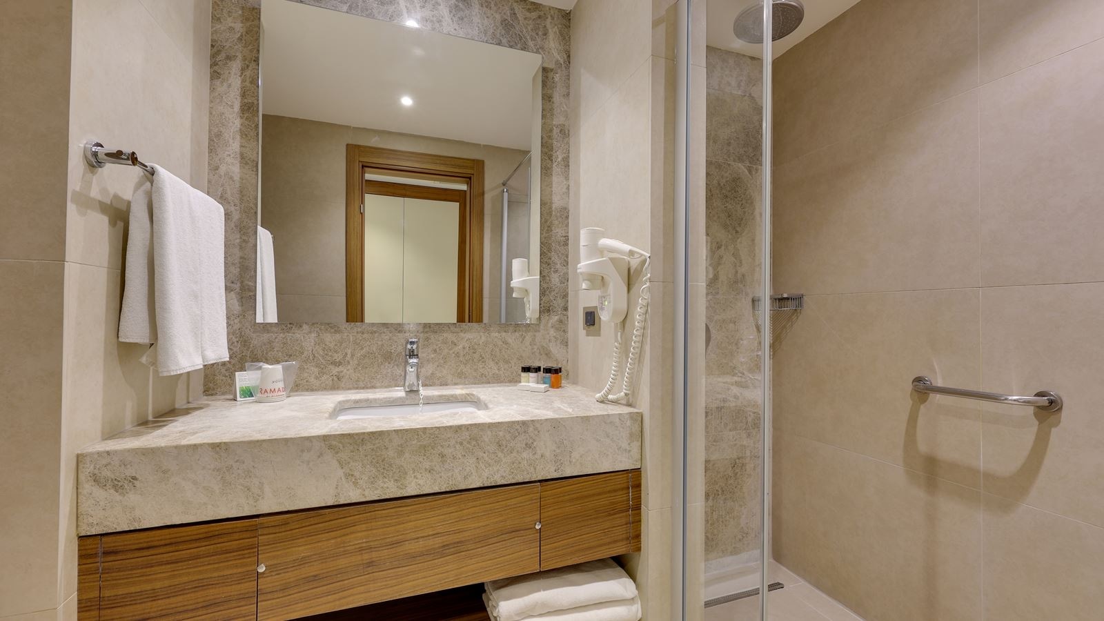 rooms-superior-seaview-room-balcony-or-terrace