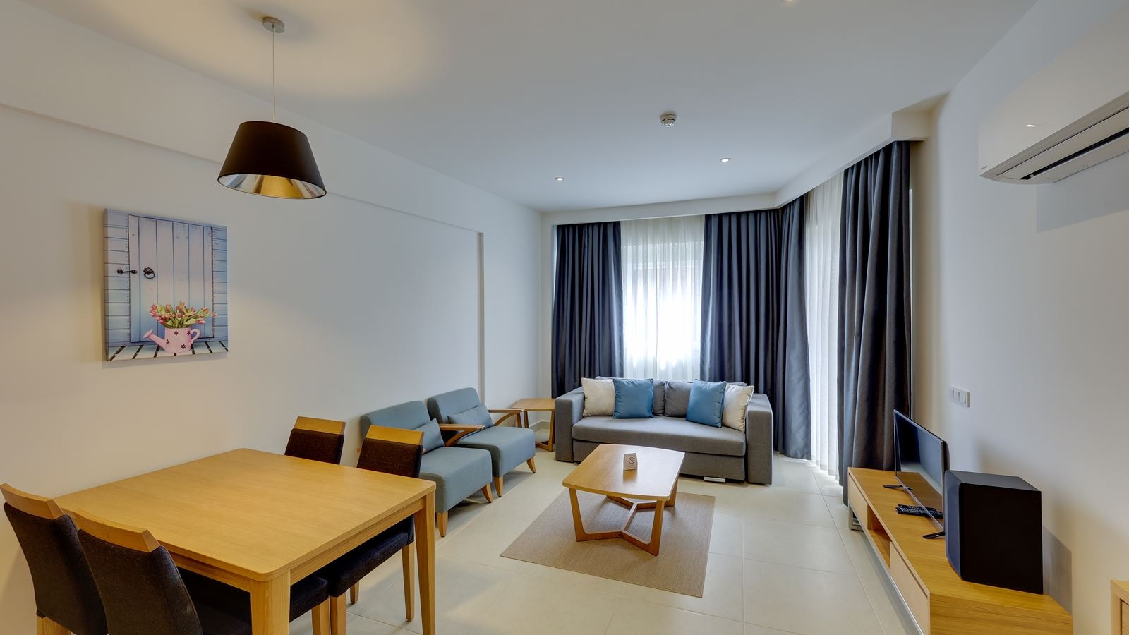 rooms-junior-suite-seaview-room-balcony