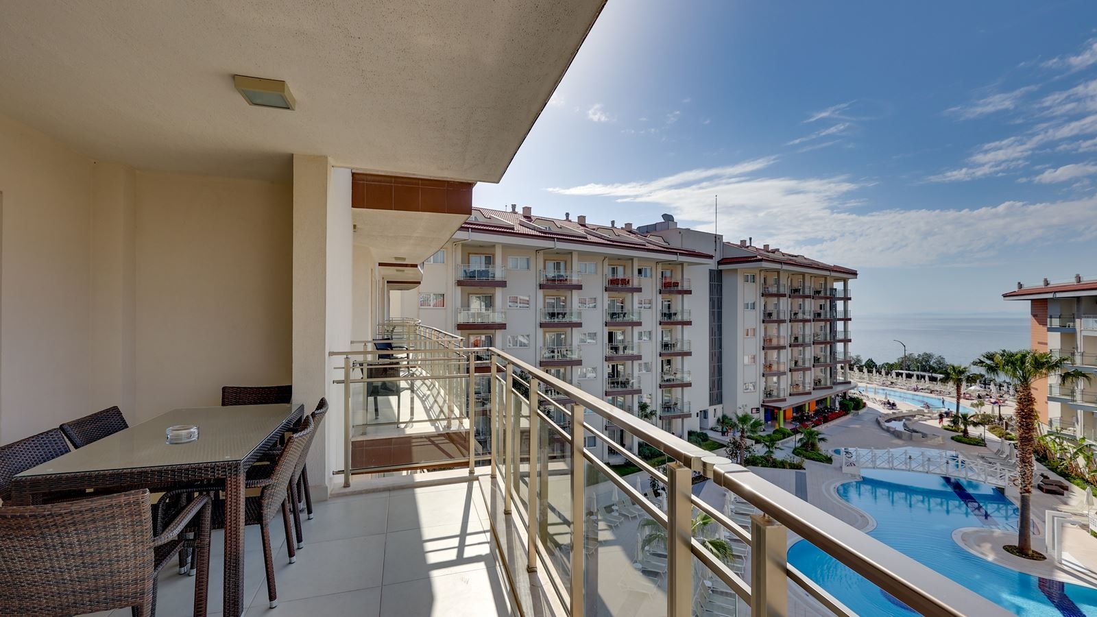 rooms-suite-family-2-bedrooms-seaview-balcony