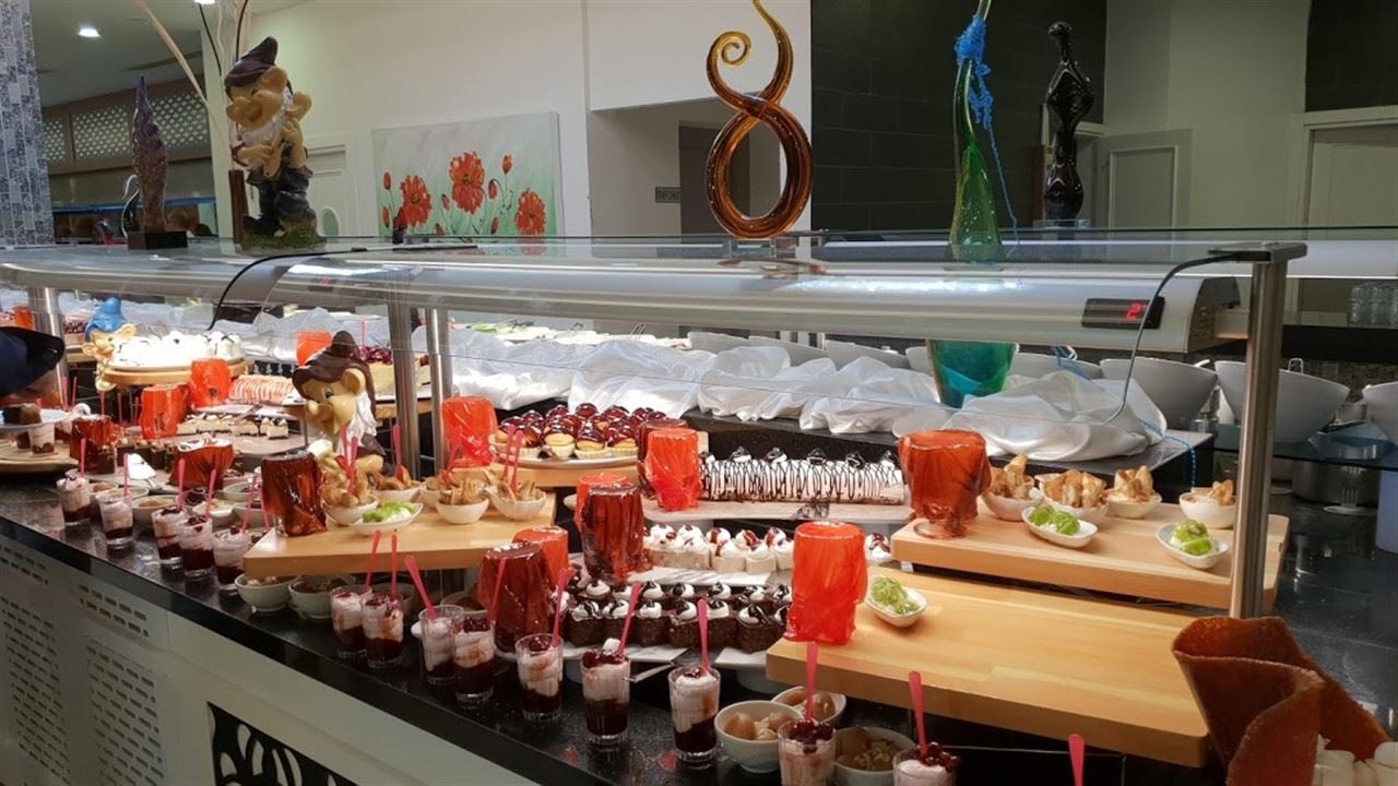 restaurants-moonlight-restaurant