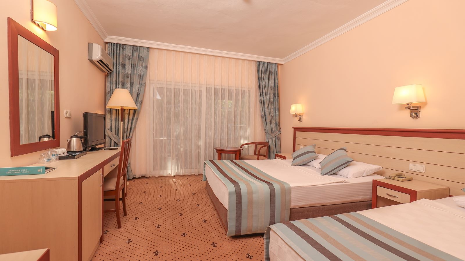 rooms-standard-room-with-balcony