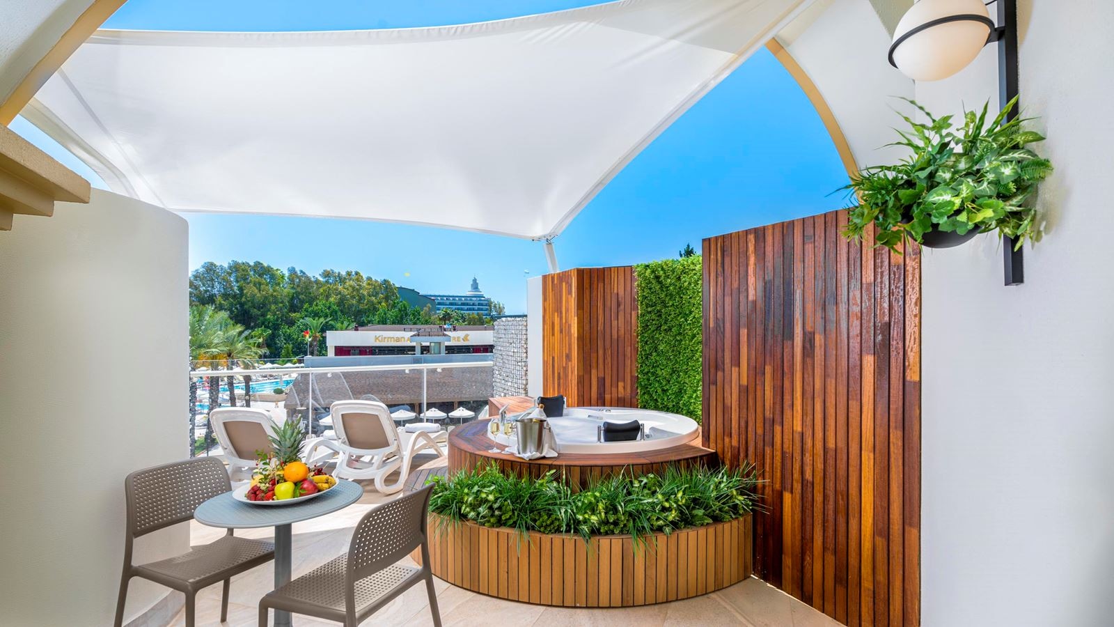 rooms-jacuzzi-terrace