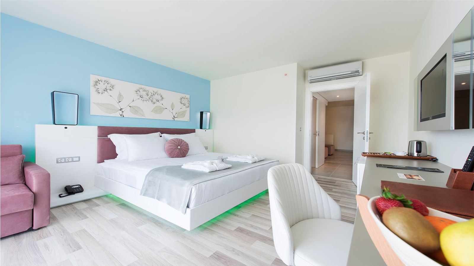 rooms-family-room-limited-sea-view