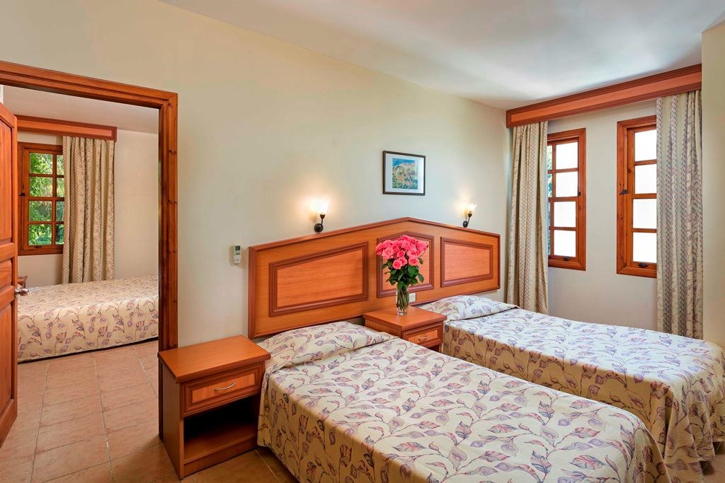 rooms-park-family-room