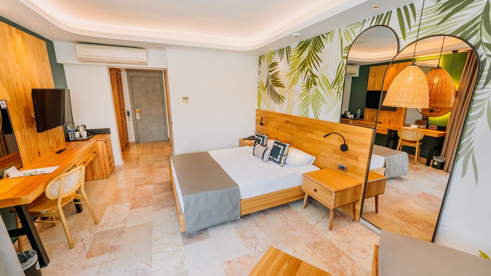 rooms-lagoon-swim-up-room--direct-pool-access