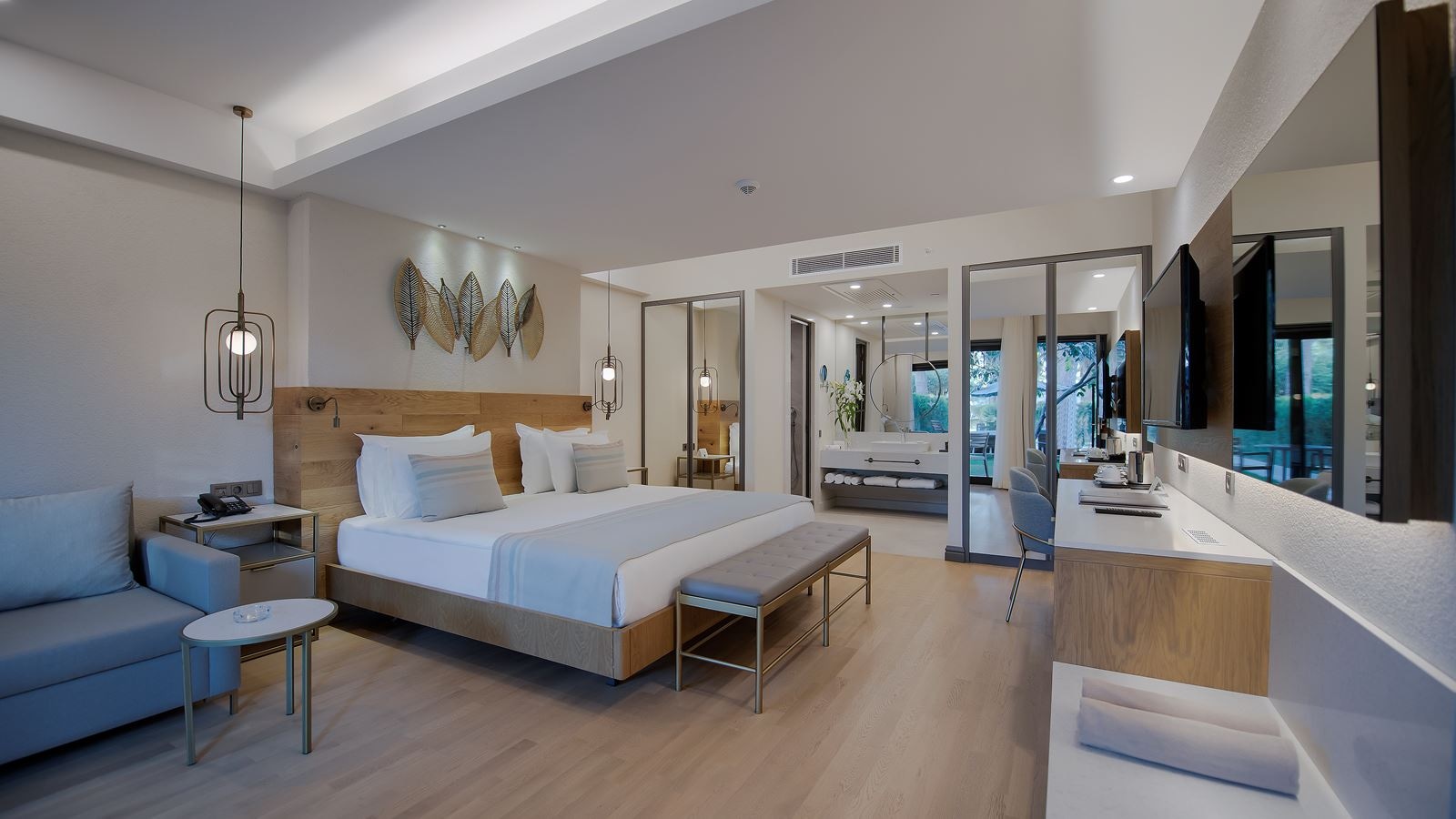 rooms-deluxe-private-garden-room