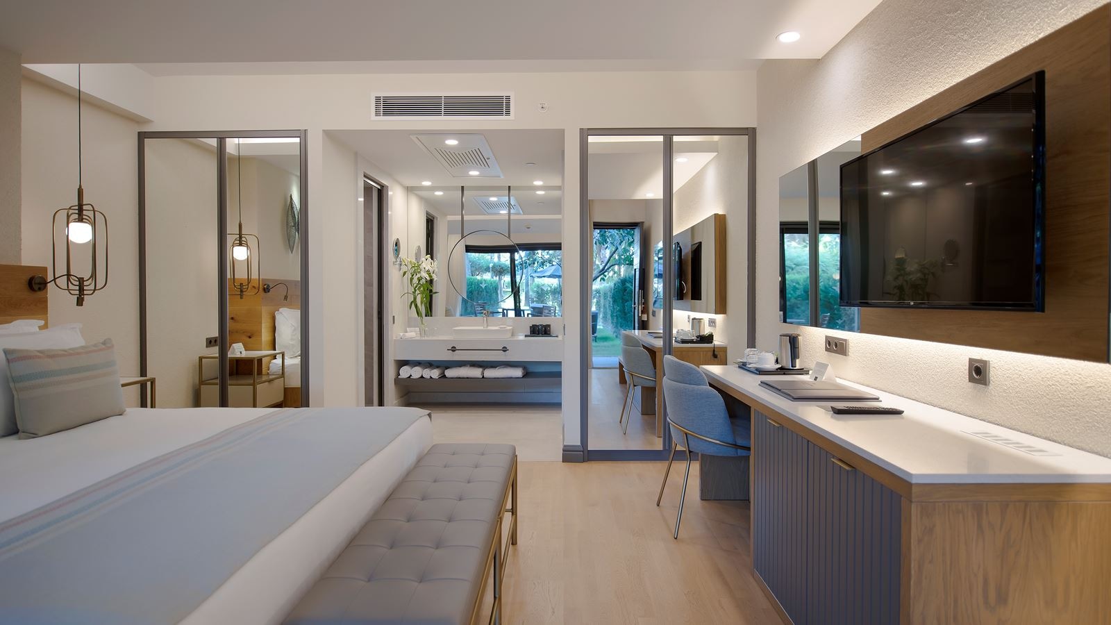 rooms-deluxe-private-garden-room