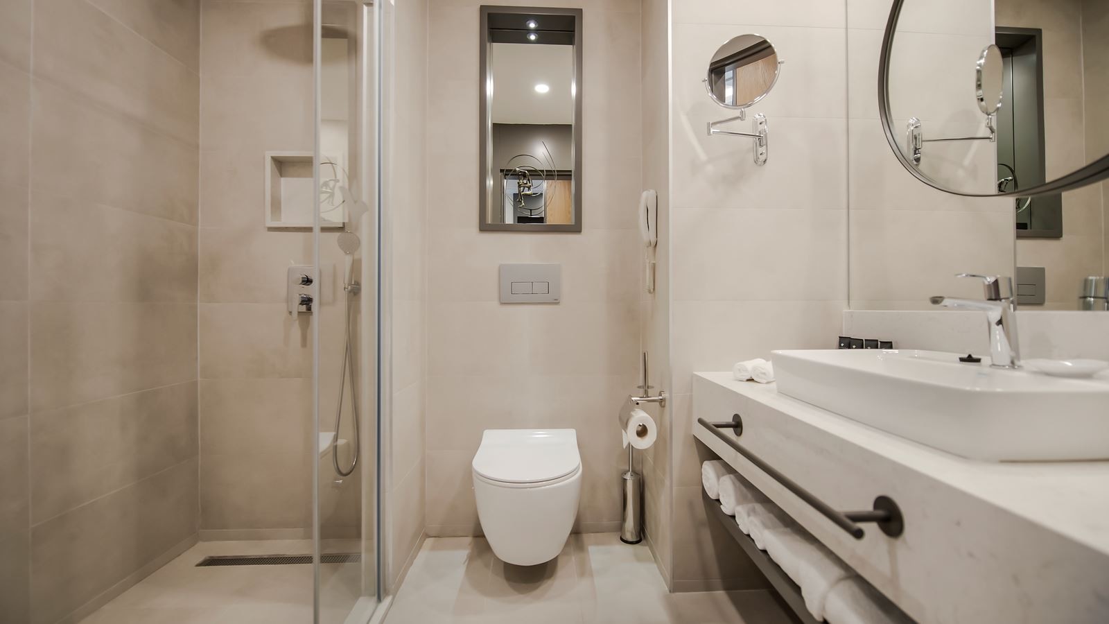 rooms-superior-room-land-view