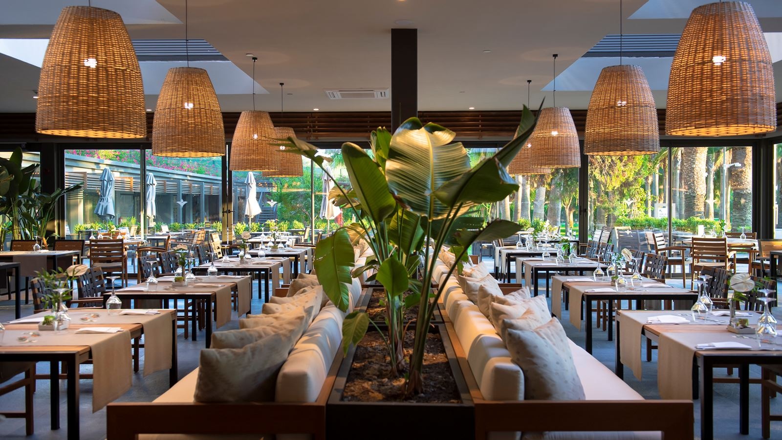 restaurants-gussto-main-restaurant