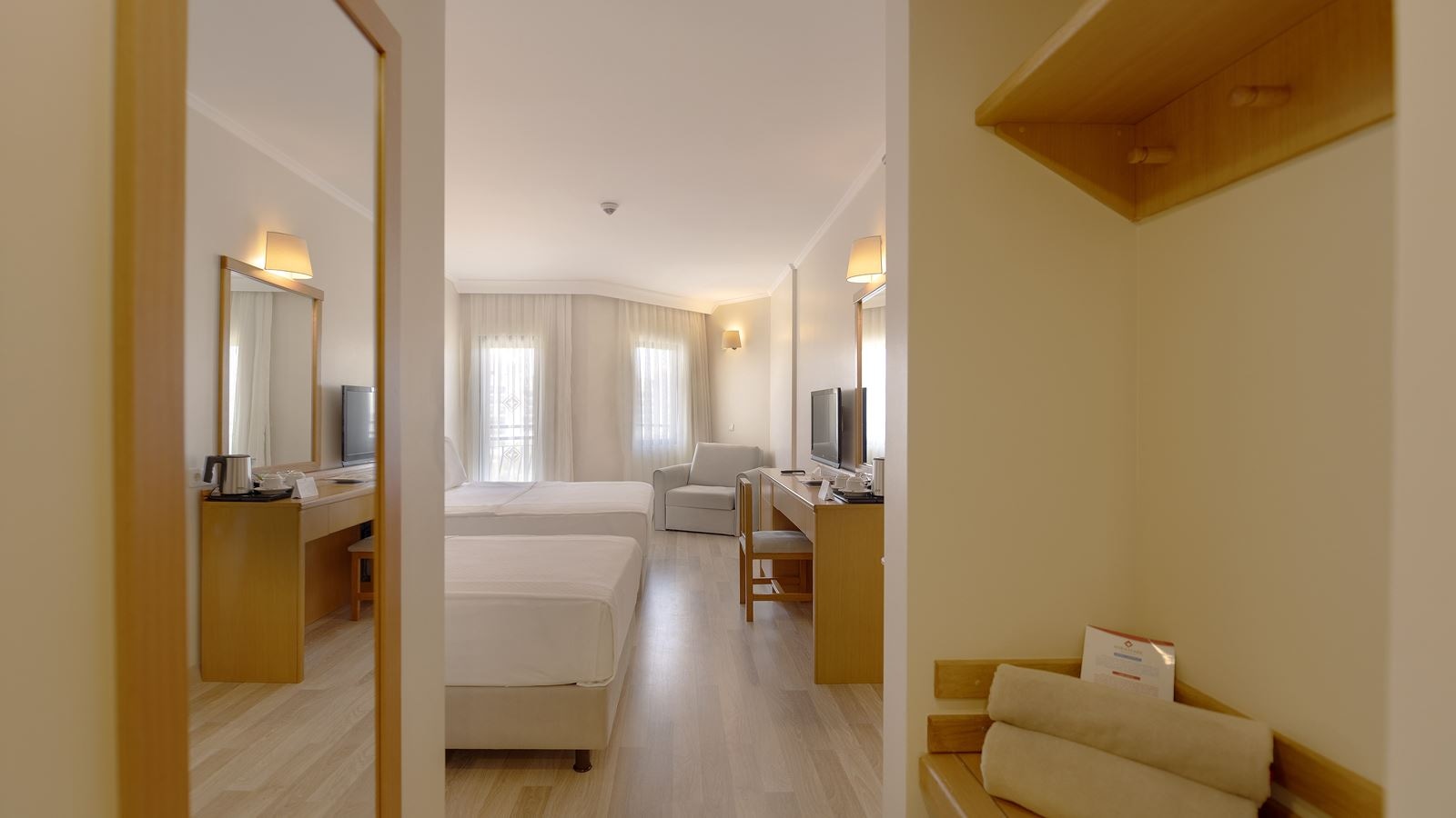 rooms-family-garden-building