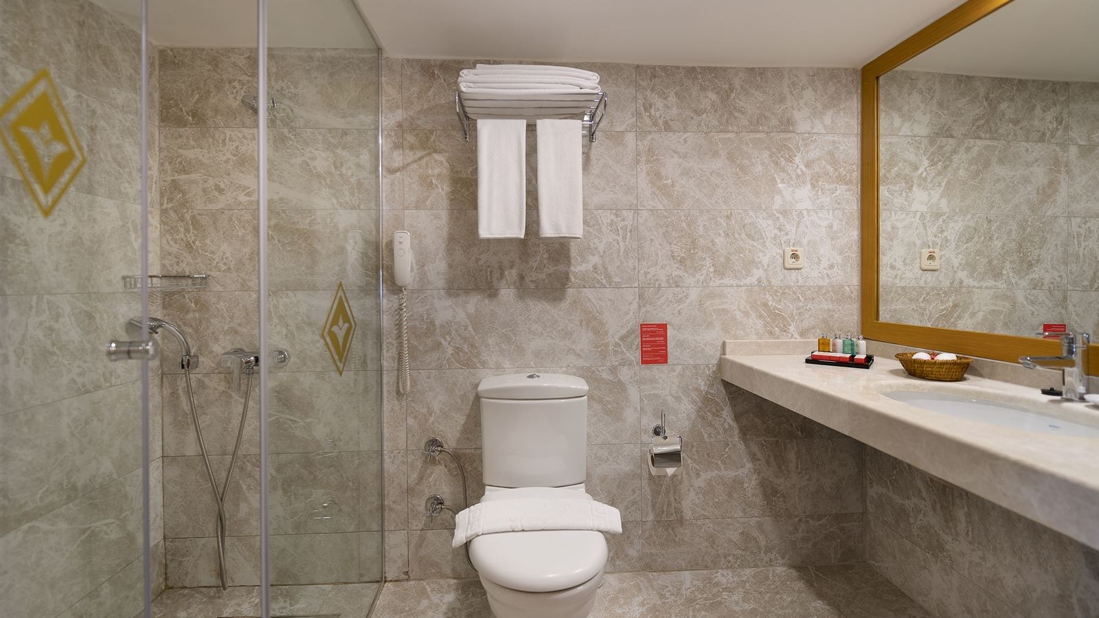 rooms-family-garden-building