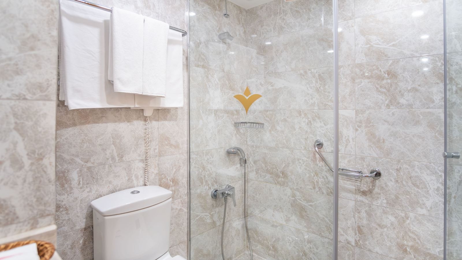 rooms-family-main-building