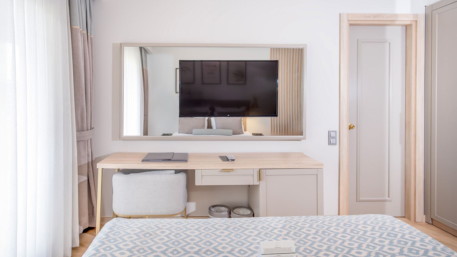 rooms-suite-room-sea-view