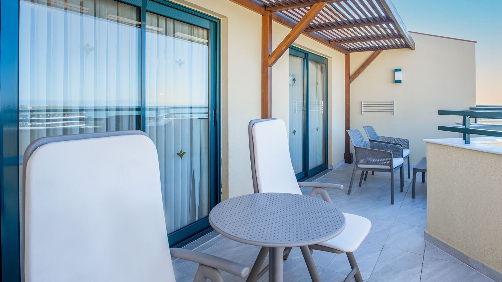 rooms-suite-room-sea-view