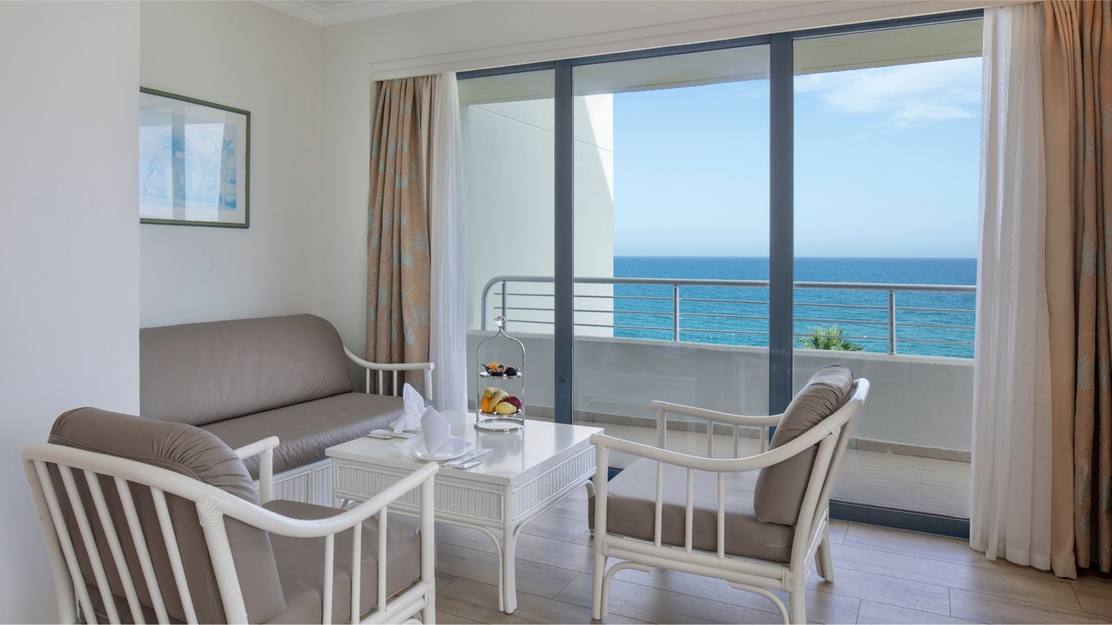 rooms-park-building-corner-room