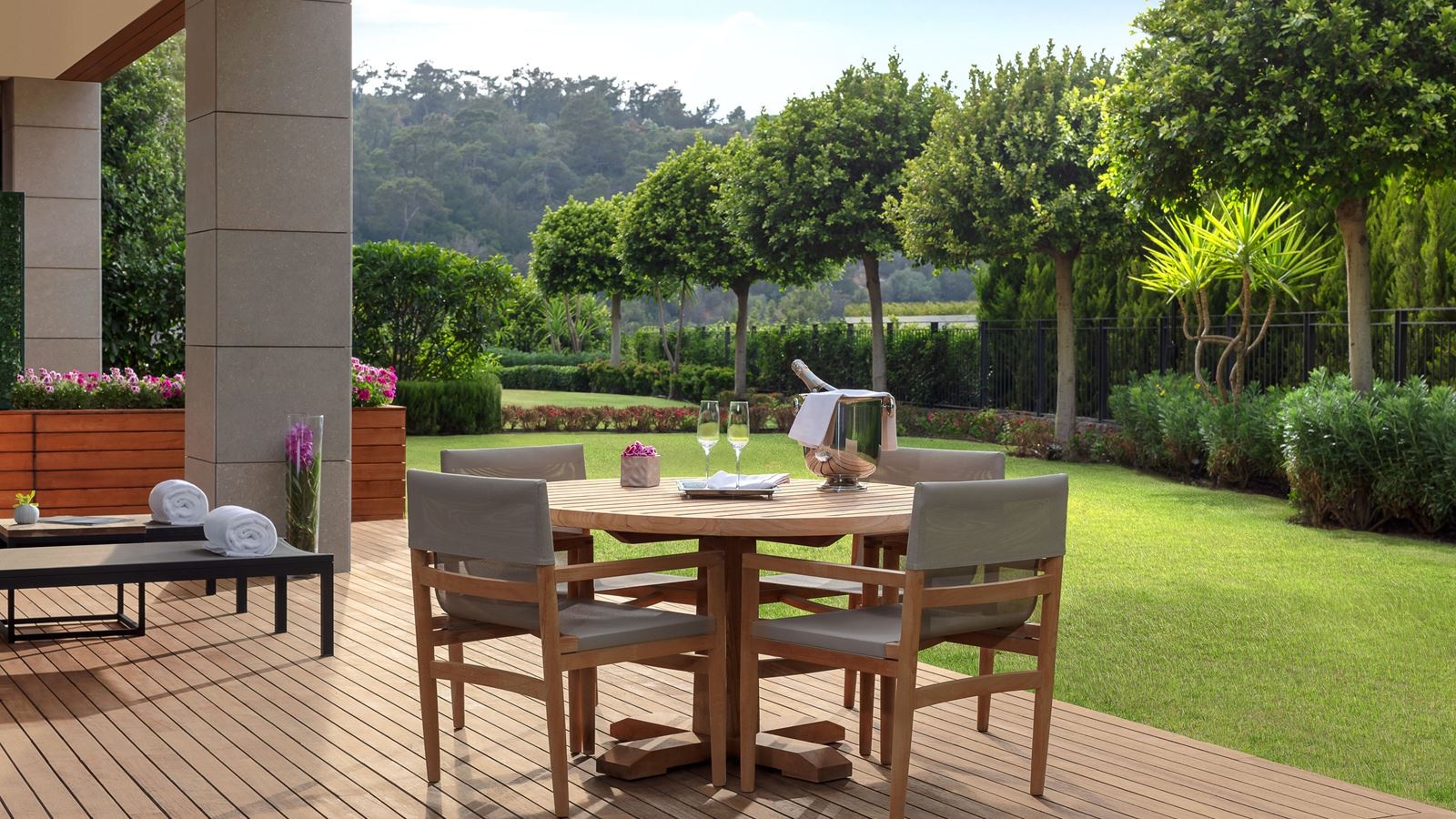 rooms-one-bedroom-garden-view-apartment