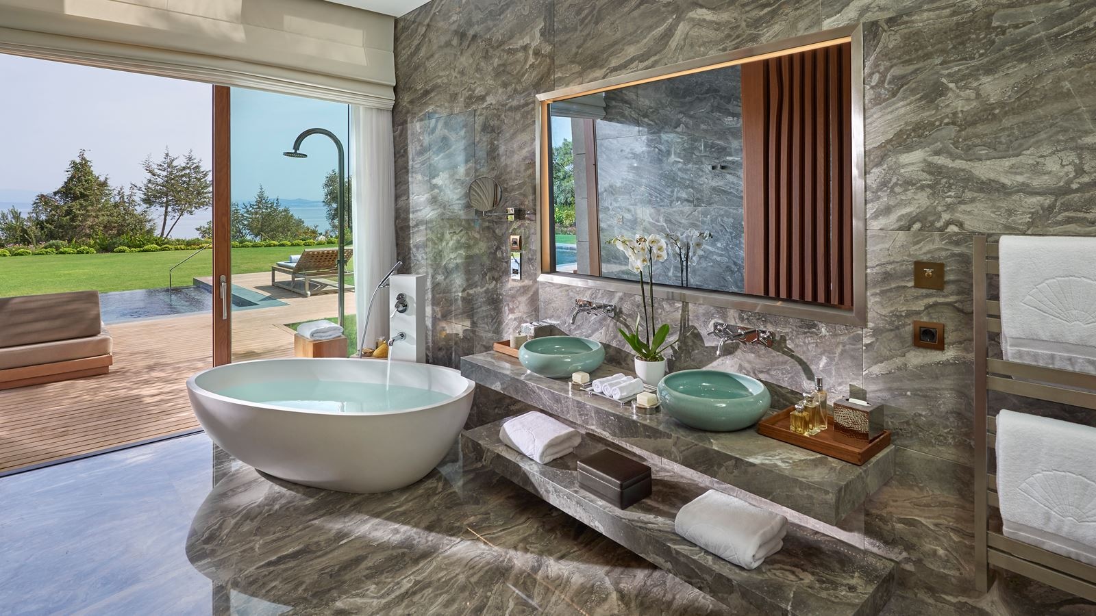 rooms-blue-beach-villa-fourbedrooms