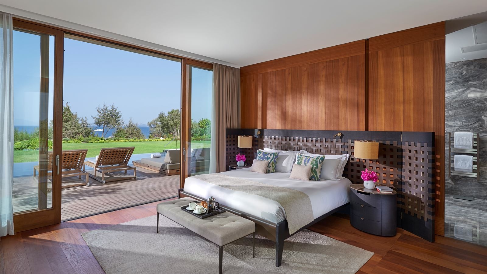 rooms-blue-beach-villa-fourbedrooms