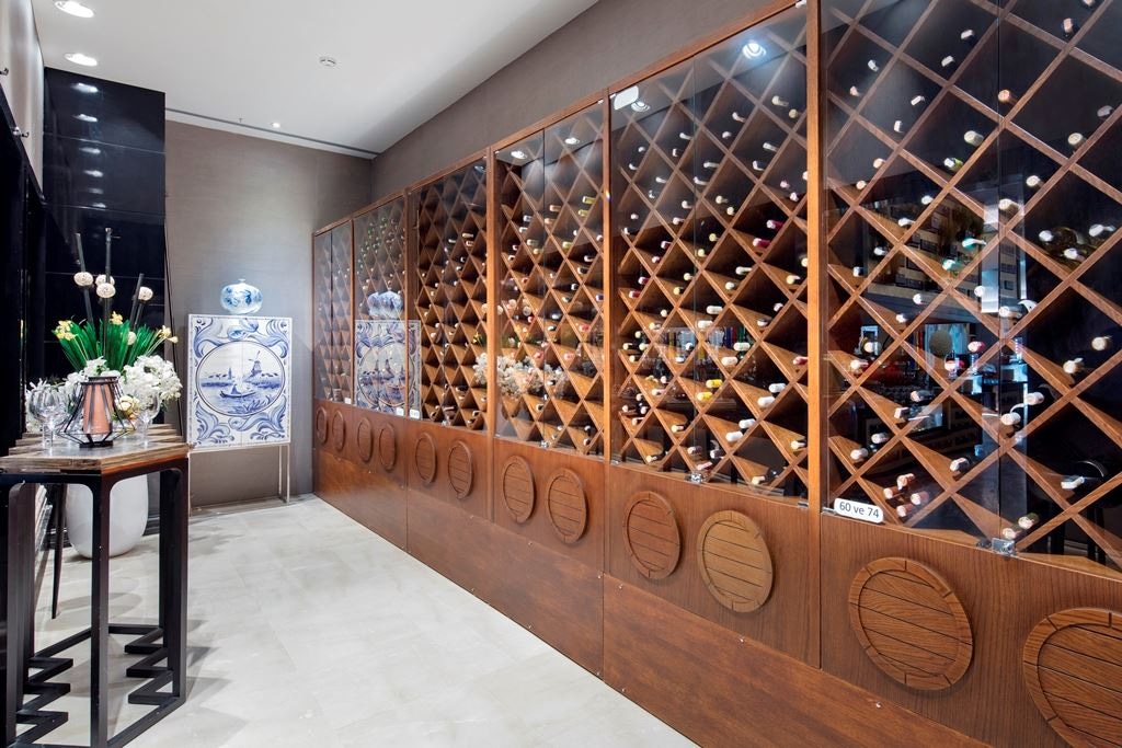 bars-dionysos-wine-house