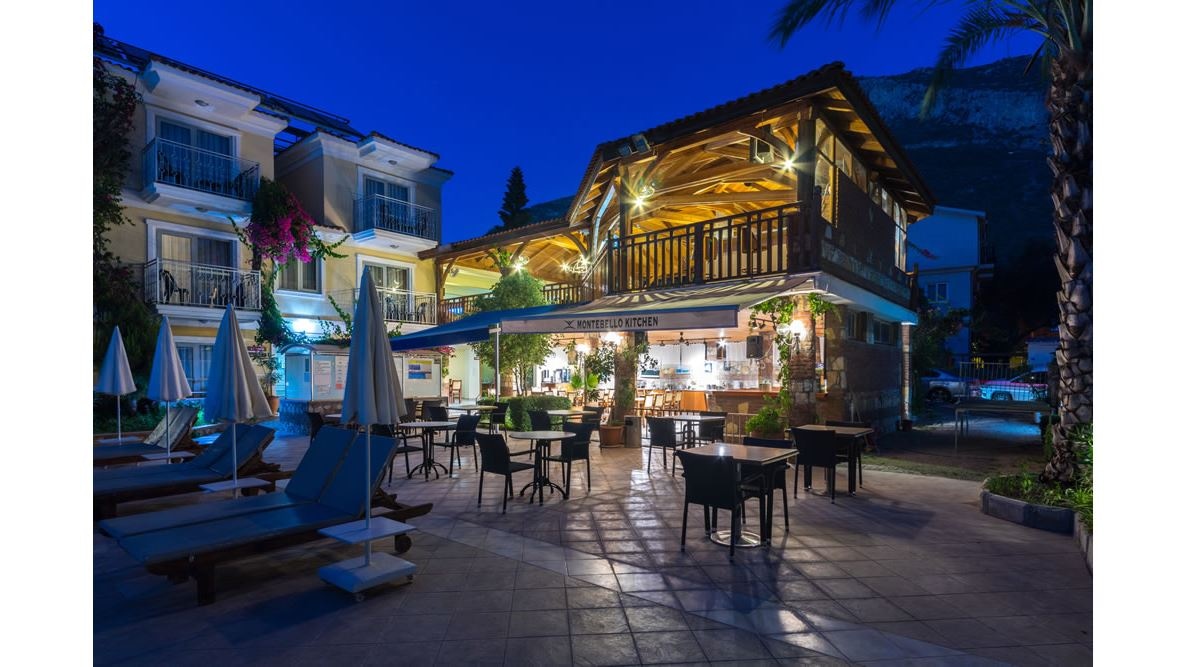 restaurants-pool-alacarte-restaurant