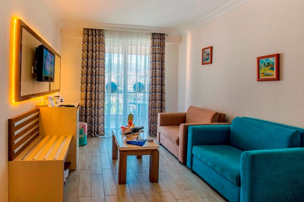 rooms-family-deluxe-room