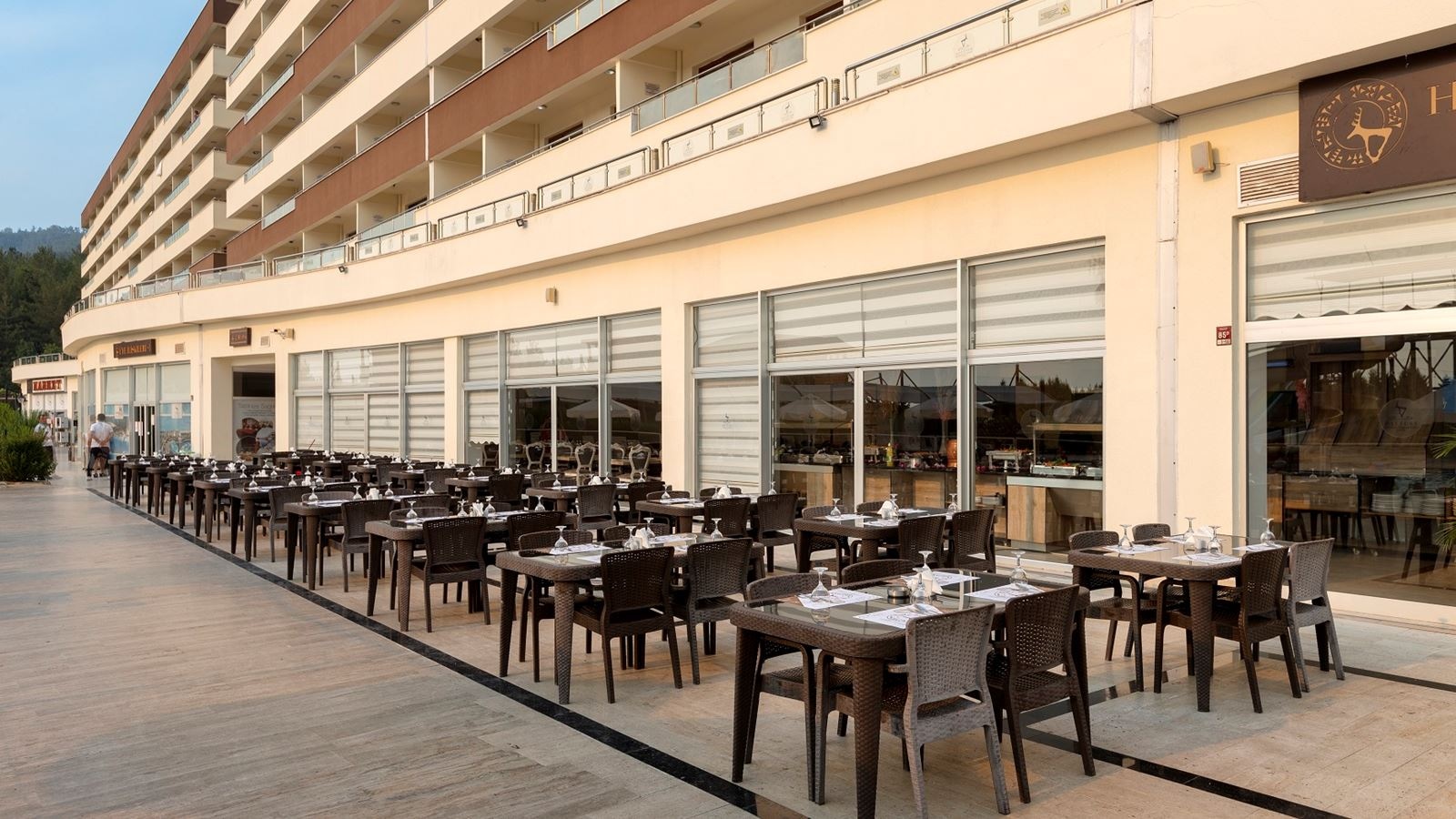 restaurants-restaurants