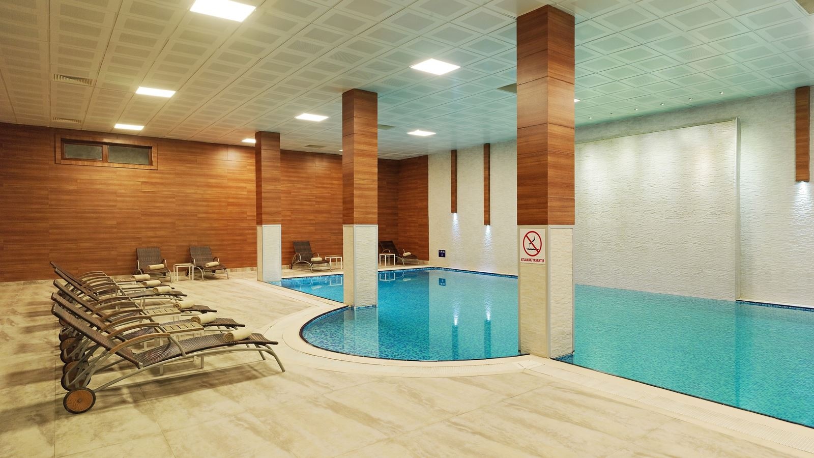 pools-indoor-pool