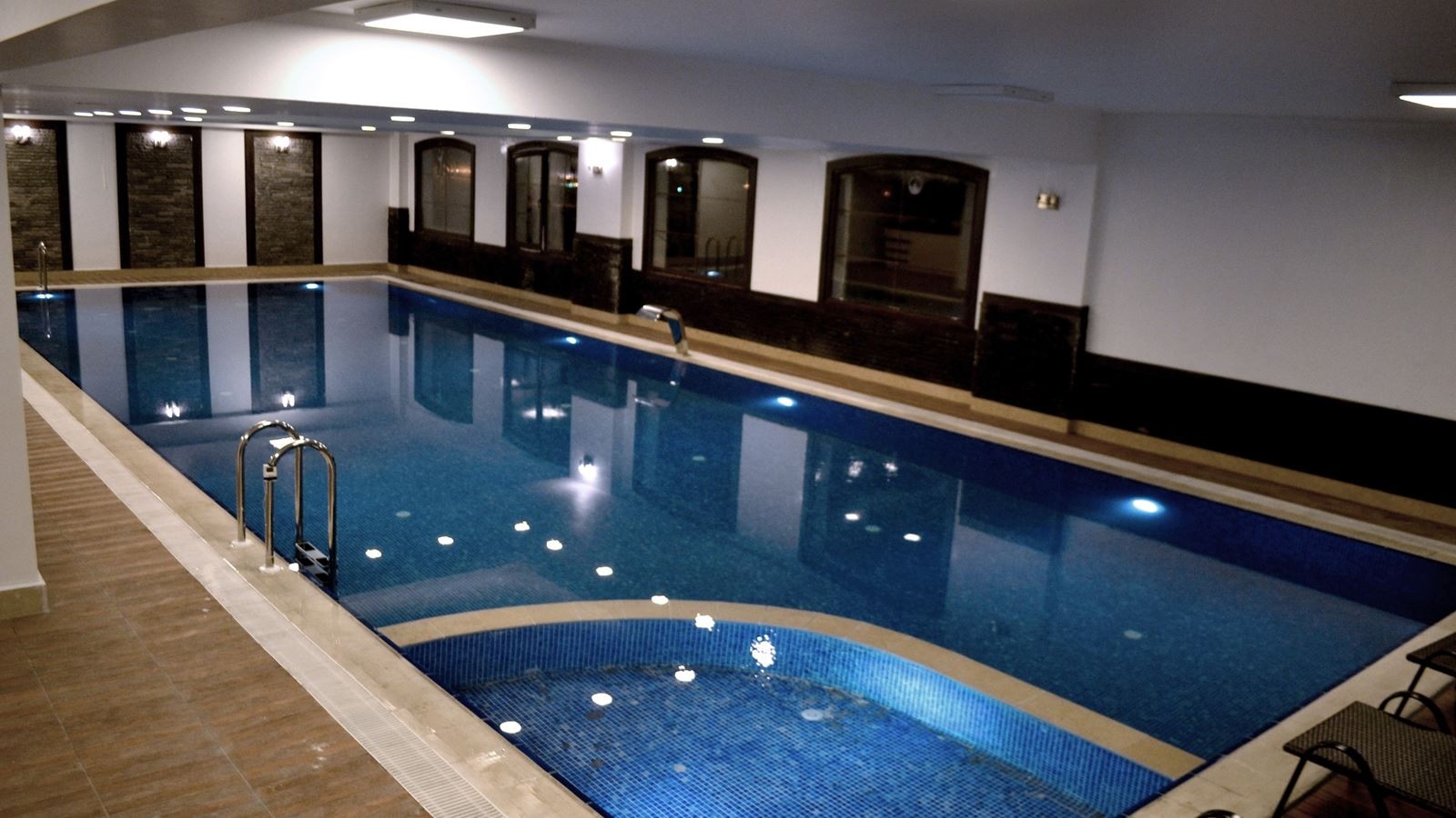 pools-indoor-pool
