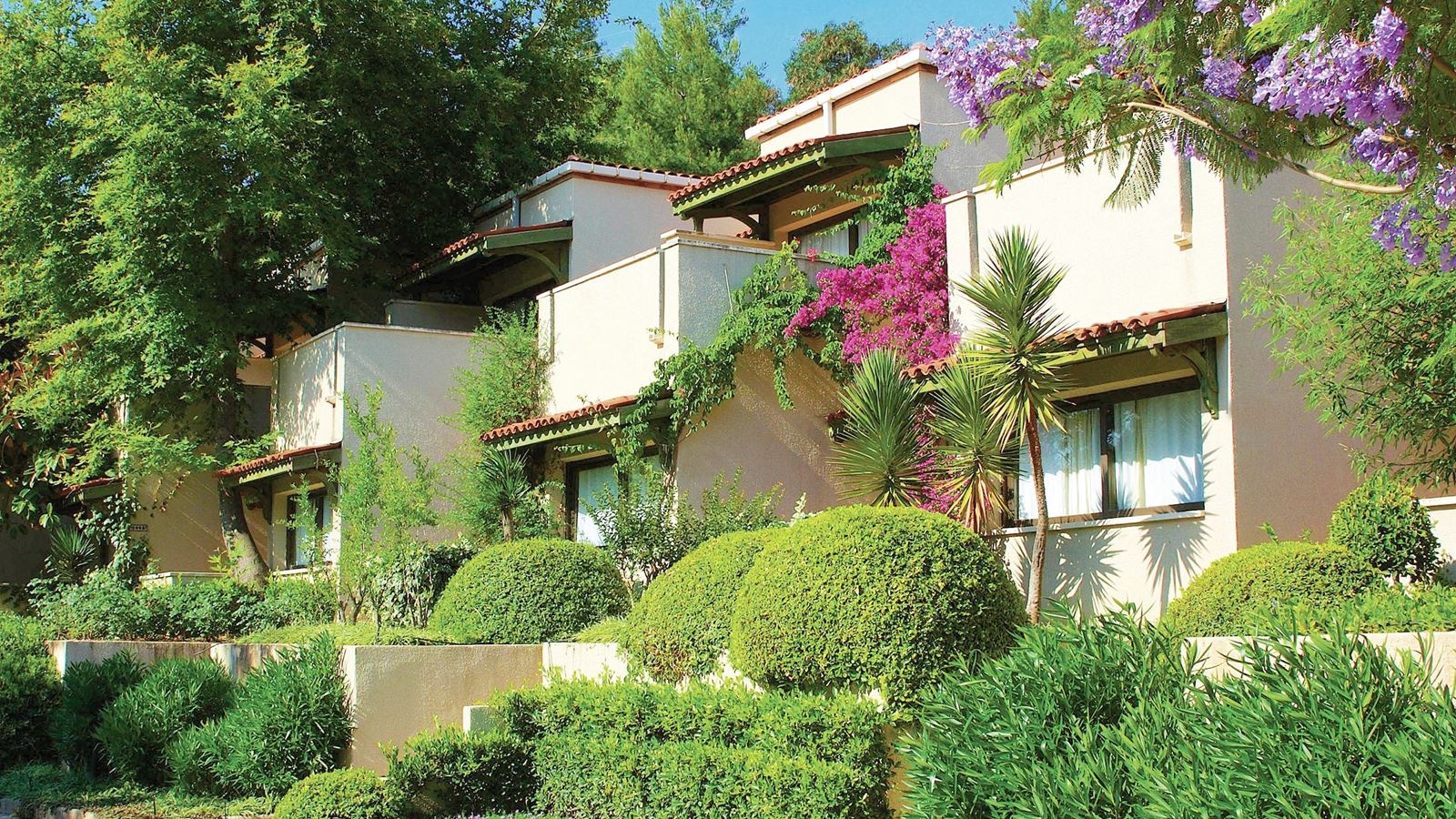 rooms-standard-bungalow-room-garden-view