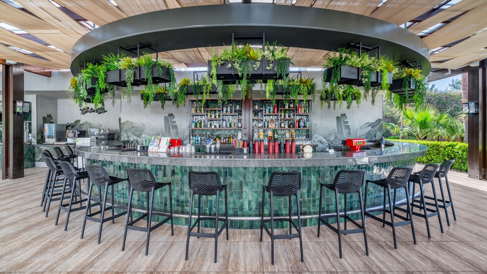 bars-garden-bar-pool