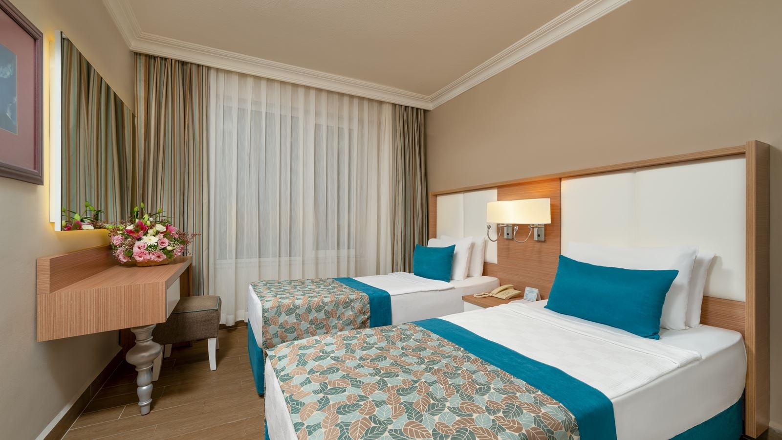 rooms-family-room-roh-side-building