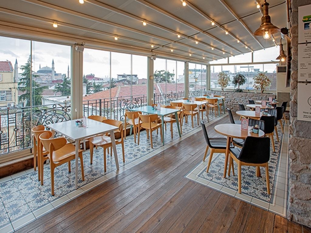 restaurants-breakfast-terrace