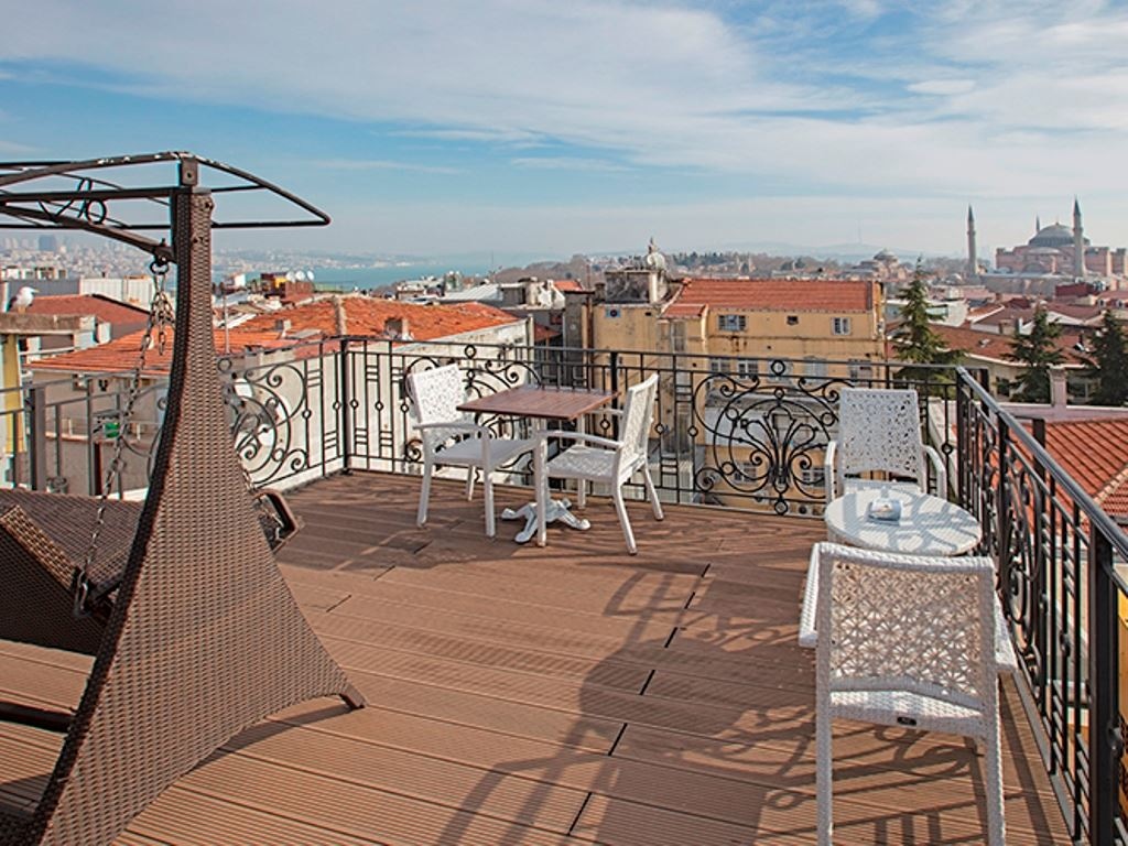 restaurants-breakfast-terrace