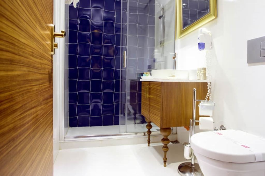 rooms-budget-room--no-window