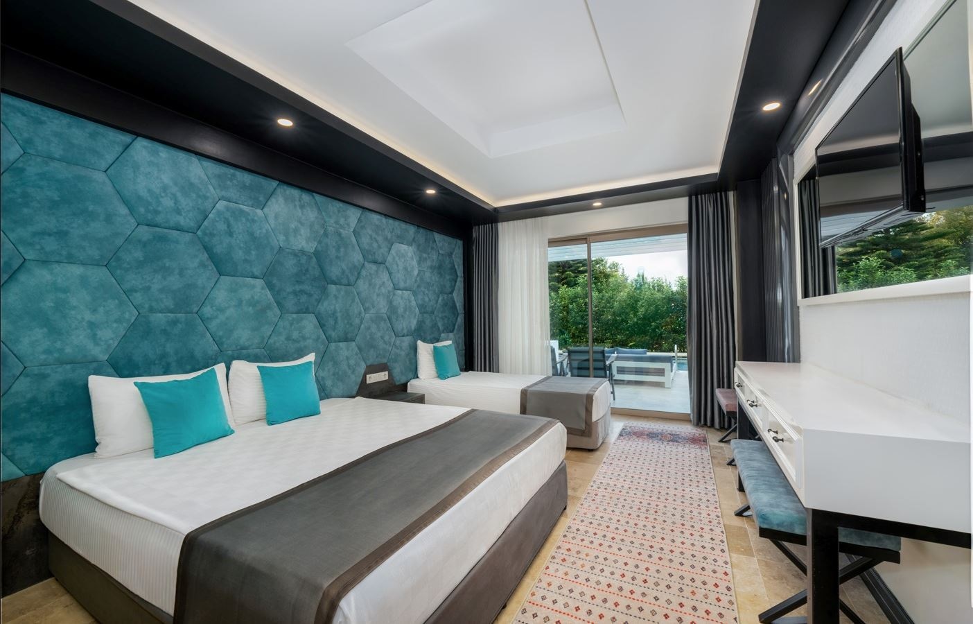 rooms-swim-up-room--main-building